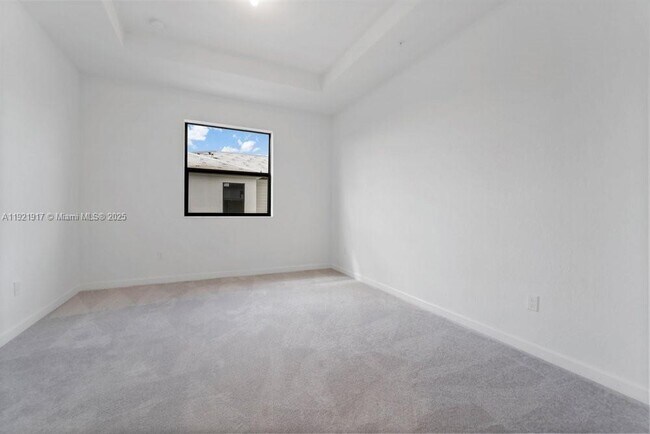 Building Photo - 286 SW 159th Dr