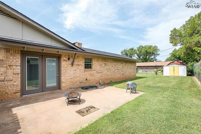 Building Photo - 10 Jo Ann Cir