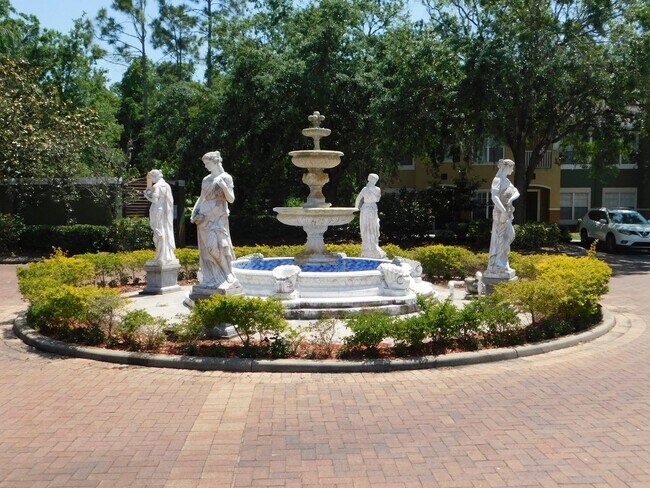 Building Photo - 2 Bed 2 Bath Split Plan Condo at Sunset Lake on Turkey Lake