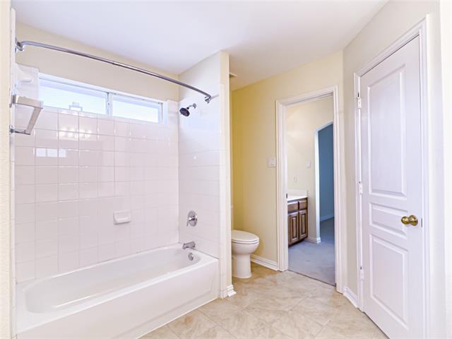 Building Photo - 1905 Meera Ln