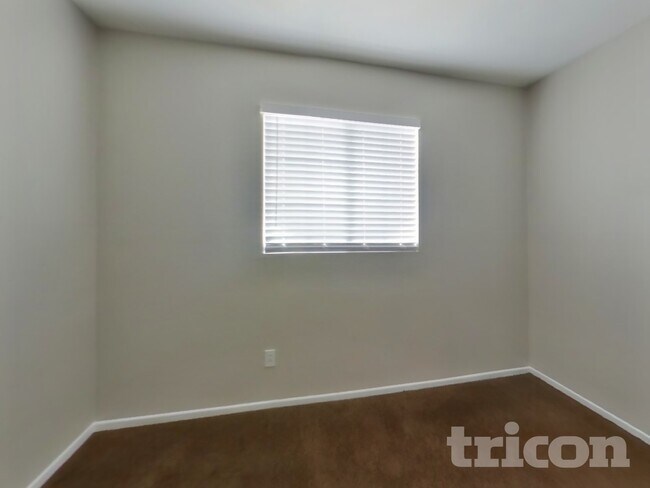 Building Photo - 25172 Omaha Dr