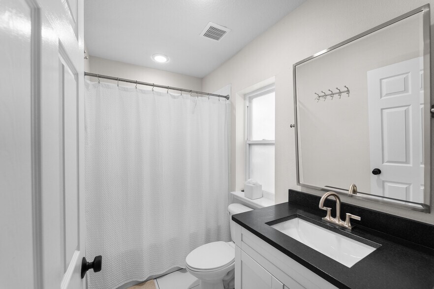 Building Photo - 3207 Marcellus Cir