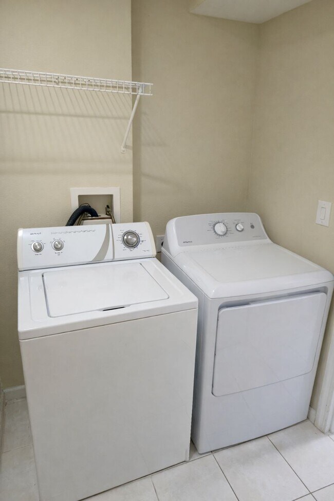 Building Photo - 12500 Crest Springs Ln