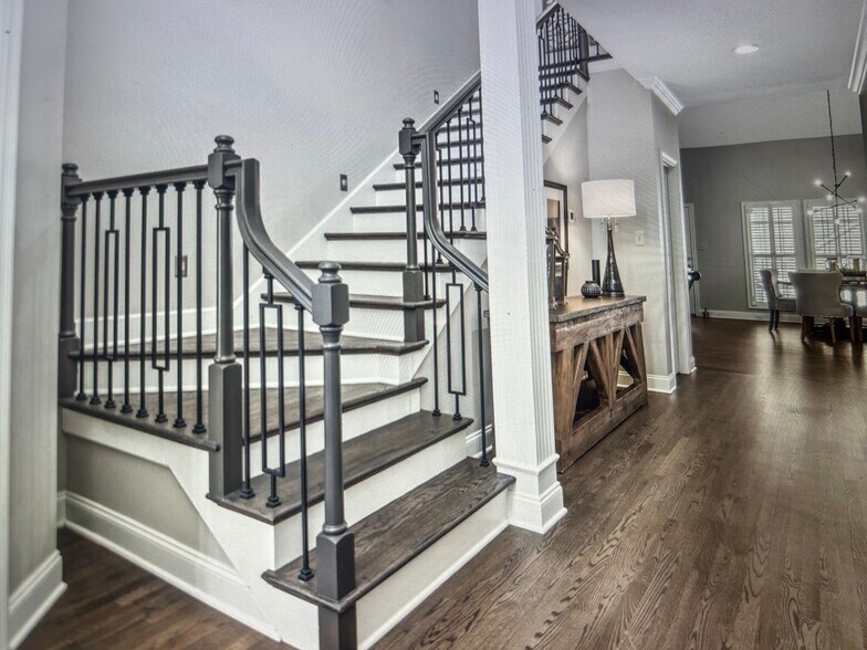 Building Photo - 9230 Honors Way