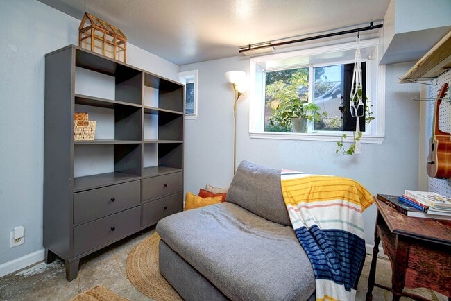 Building Photo - 13027 40th Ave S