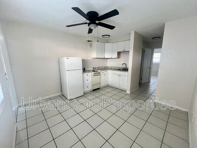 Building Photo - 115 7th Ave N