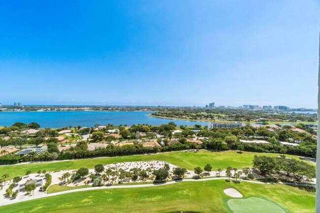 Building Photo - 1900 Consulate Pl