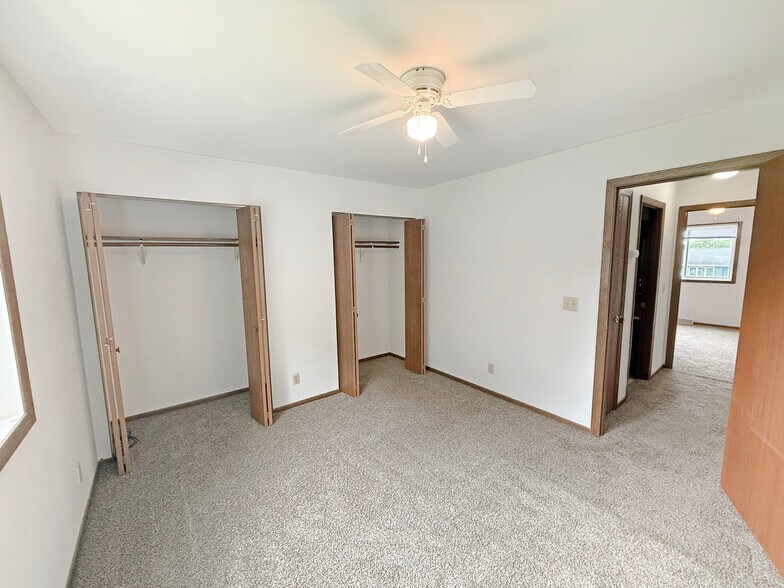 Building Photo - 6844 Sunset Meadow Dr