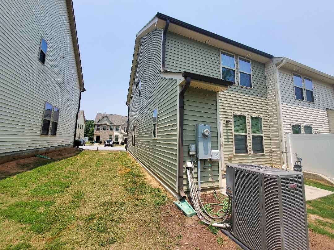 Building Photo - Room in Townhome on Maypearl Ln