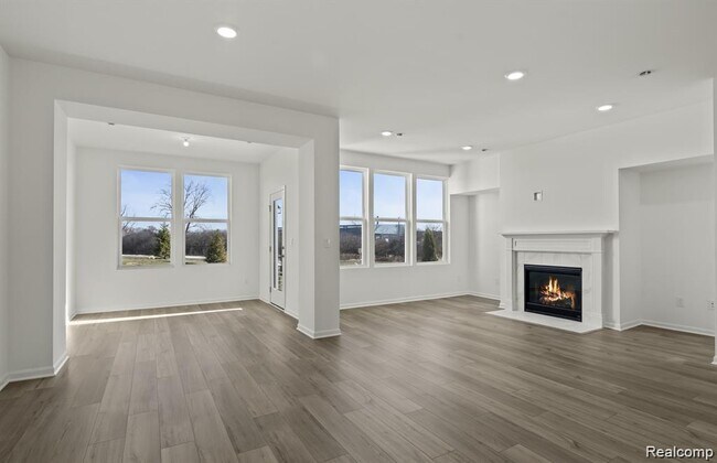 Building Photo - 5570 E Spaniel Dr