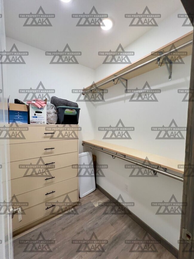 Building Photo - Beautiful 3-Bedroom, 2-Bath Home in North ...