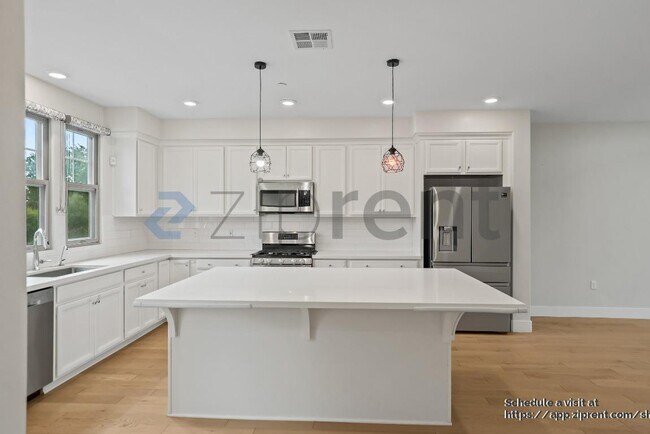 Building Photo - 31 Catania Common