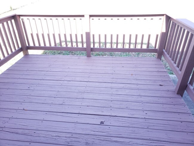 Building Photo - Coming in Feb! 3 Bed/2 Bath, Close to Post!