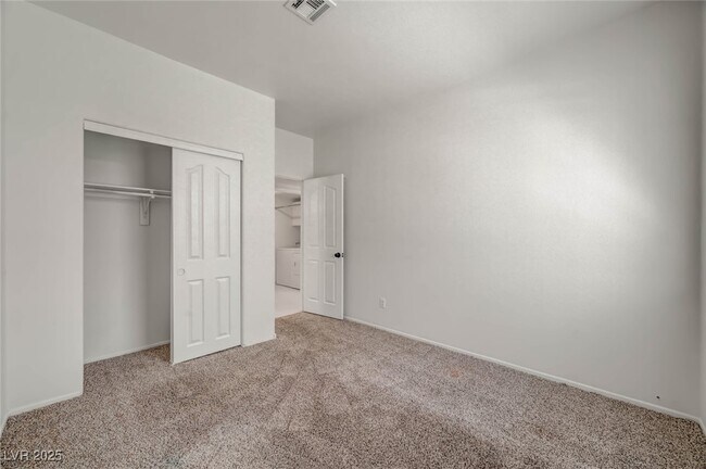 Building Photo - 8301 Boseck Dr