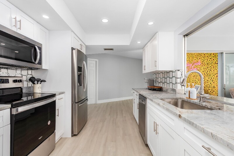 Building Photo - 1047 SE 30th Terrace