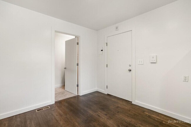 Building Photo - 25 Elgin Park