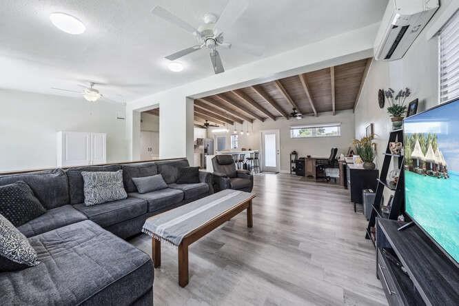 Building Photo - 3309 SW 16th St