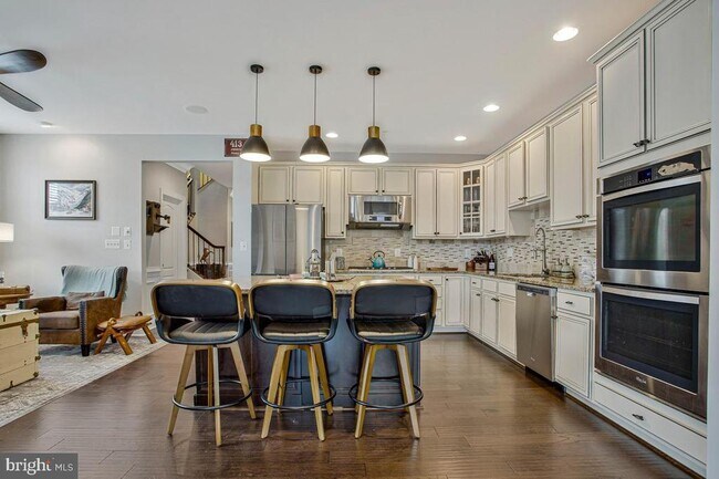 Building Photo - 4512 Grazing Way