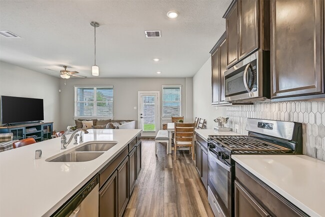 Building Photo - 2403 Bay Breeze Dr