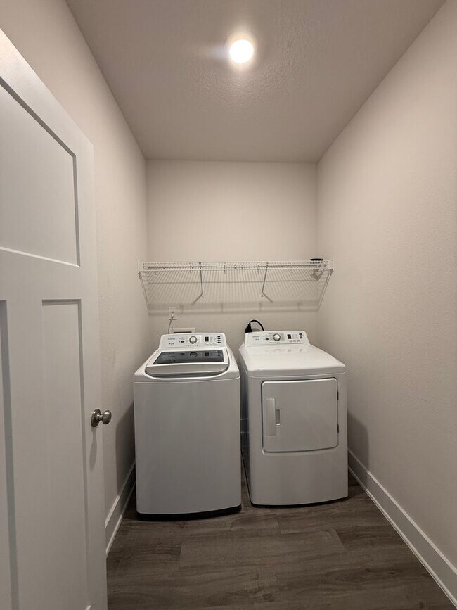 Building Photo - 6124 Cherry Hill Cir