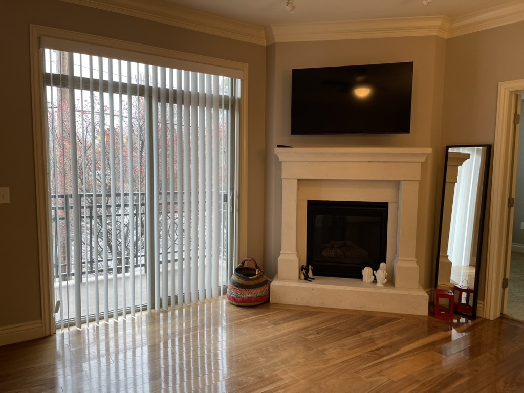 living room and TV - 3944 S 900 E