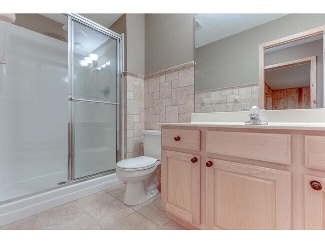 Building Photo - 2074 Clover Ct