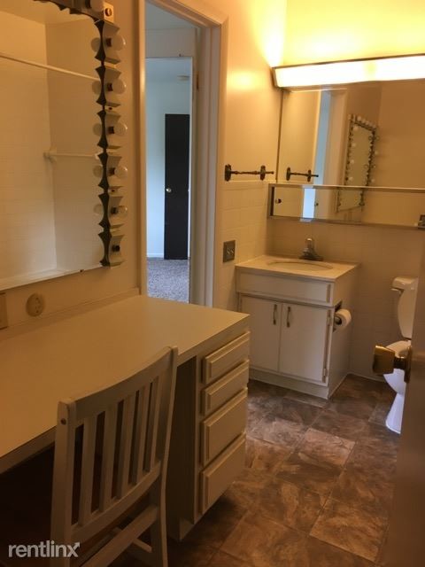 Building Photo - 736 Colony Ct