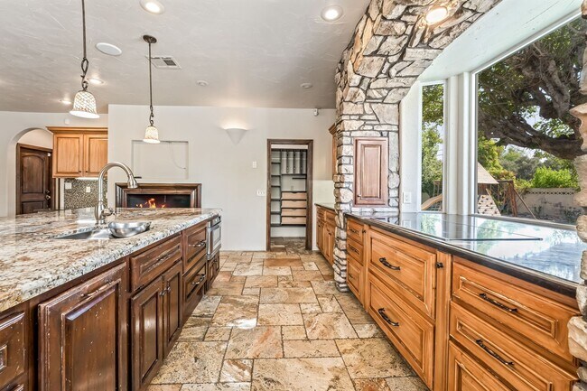 Building Photo - 7154 Ranchito Cir
