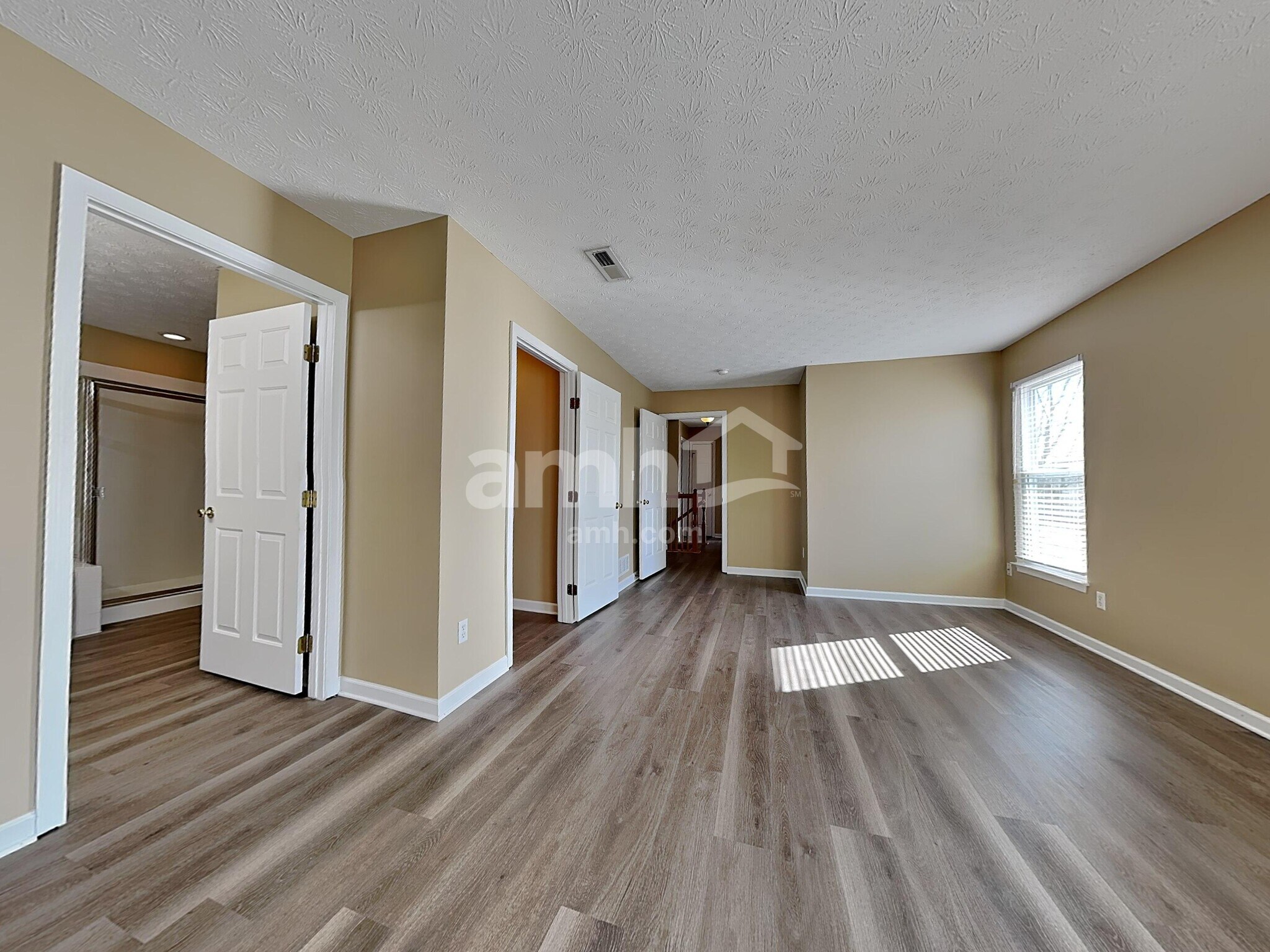 Building Photo - 1441 Scenic River Dr