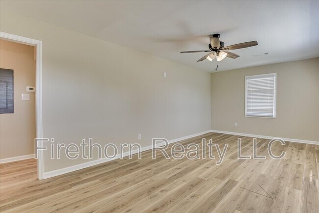 Building Photo - 1006 Skyview Dr