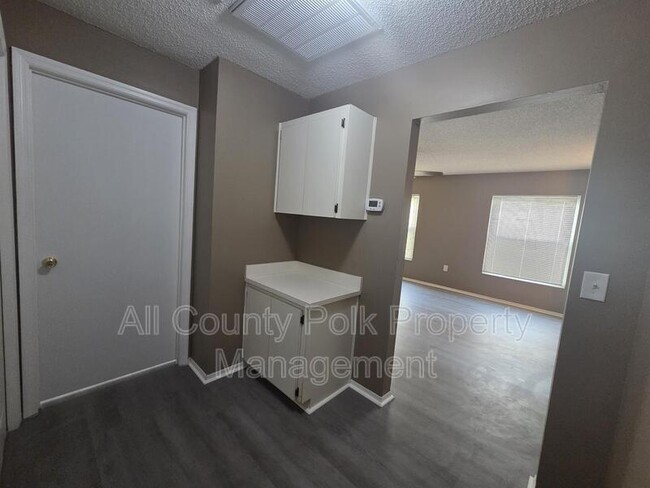 Building Photo - 1410 Bramblewood Dr