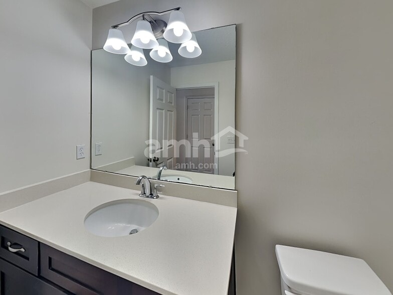 Building Photo - 221 W Jayce Wy