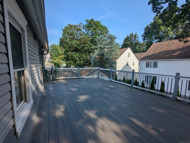 Building Photo - 147 Grove St