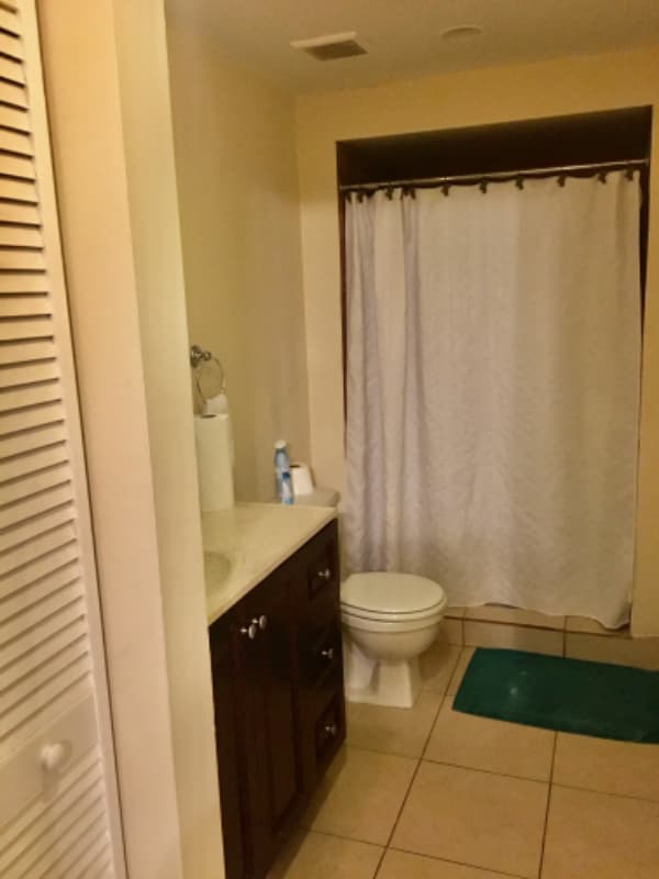 Building Photo - 450 NW 20th St