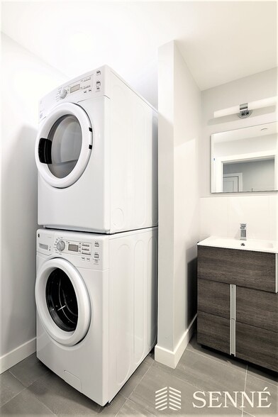 Building Photo - 44 Medford St