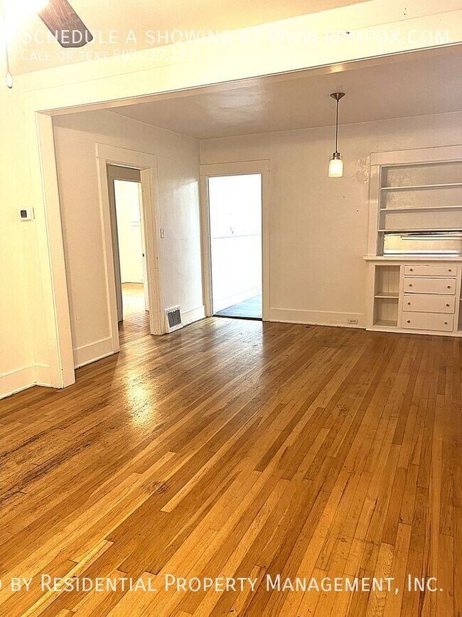 Building Photo - 214 NE Bryant St