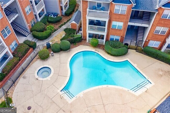 Building Photo - 1018 Chastain Park Ct NE