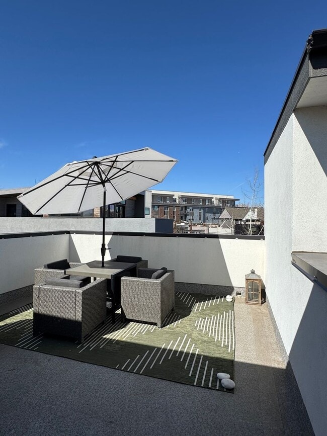 Building Photo - 1788 W 32nd Ave