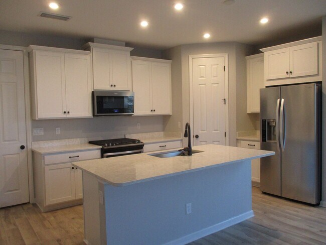 Building Photo - 3499 Headland Way