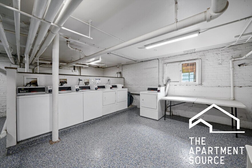 Building Photo - 2649 N Spaulding Ave