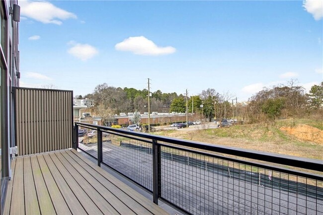 Building Photo - 816 Berne St SE