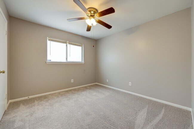 Building Photo - 9006 Stone Brook Ln