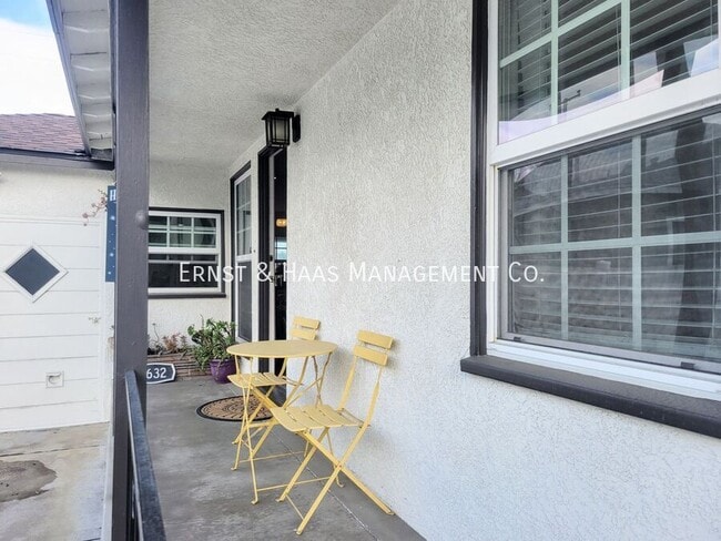 Building Photo - 5632 Hazelbrook Ave