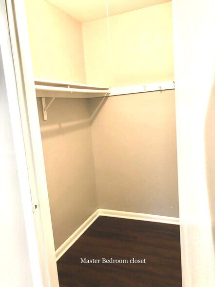 Building Photo - 123 Echelon Rd