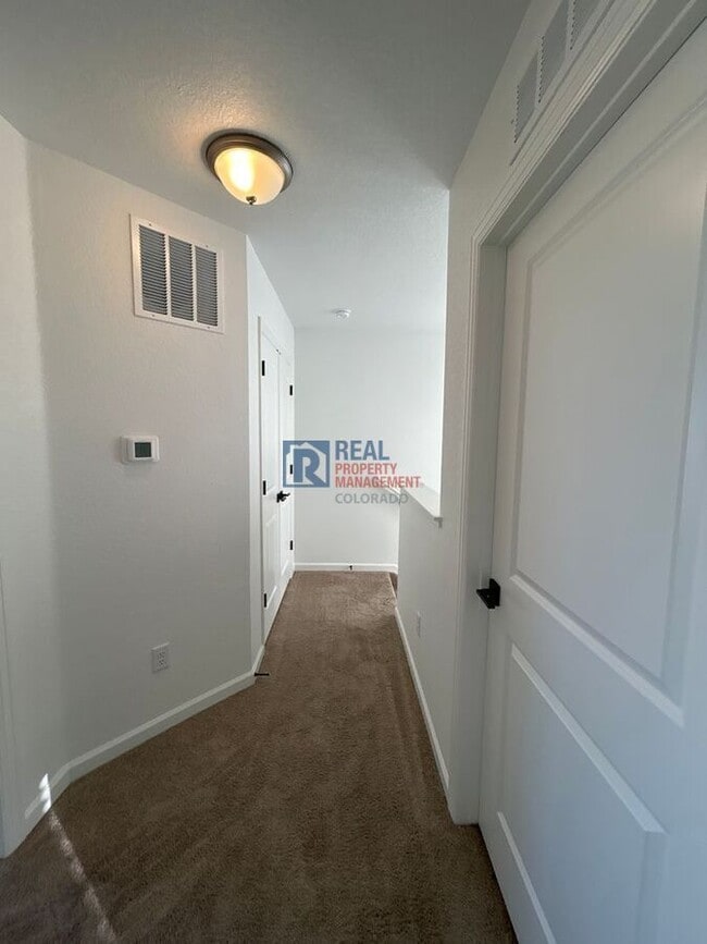 Building Photo - 5552 Canyon View Dr