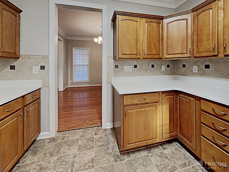 Building Photo - 8731 Water Iris Ct