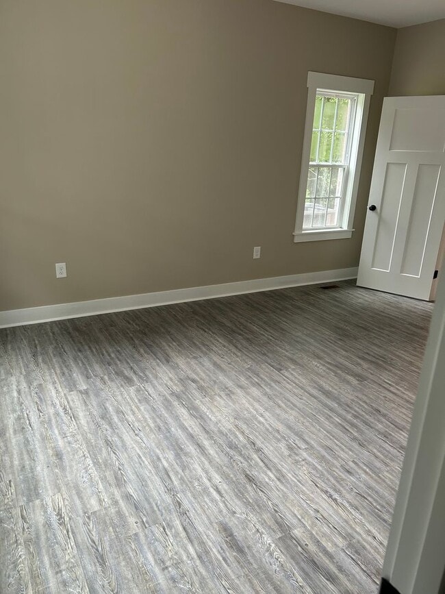 Building Photo - For Rent: Like New 3-Bedroom 2.5 Bath Home for Rent