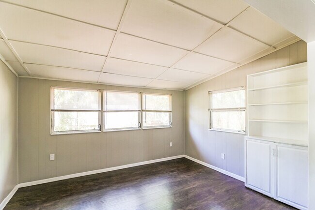 Building Photo - 4815 Andromeda Rd