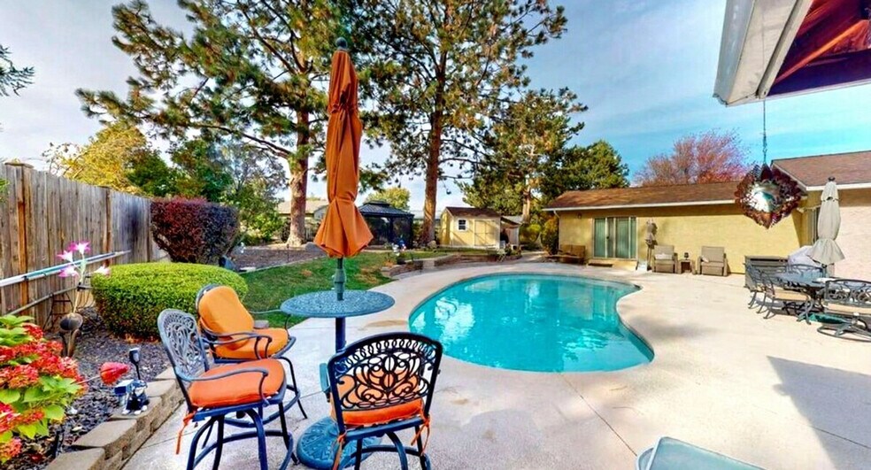 Building Photo - 1709 S Perry Ct