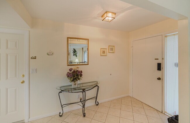Building Photo - 403 SE 33rd Terrace